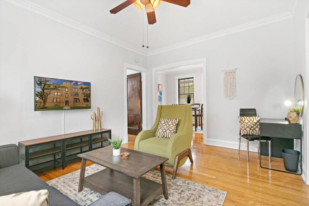 Well-Furnished 1Br Apt In Popular Spot - Belmont J3 シカゴ エクステリア 写真